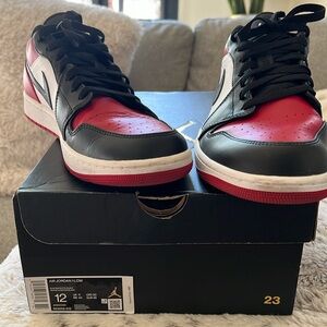 Jordan 1 Low
Bred Toe size 12